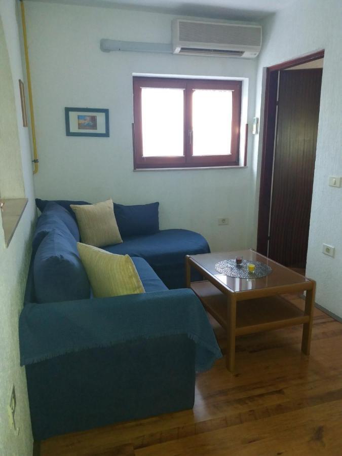 Apt Ingrid Pula Exterior photo